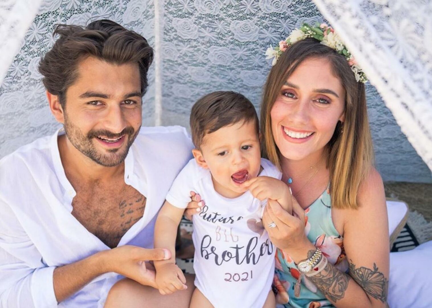  Benoit Assadi et Jesta Hillmann avec leur fils Juliann / @Instagram