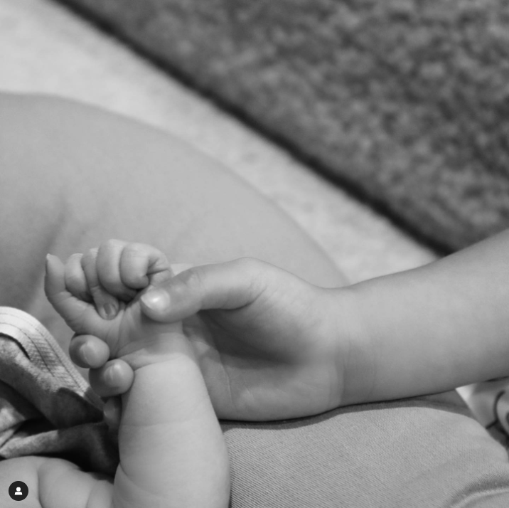  Kylie Jenner publie une photo de sa fille Stormi et de son fils qui est né le 2 février dernier.