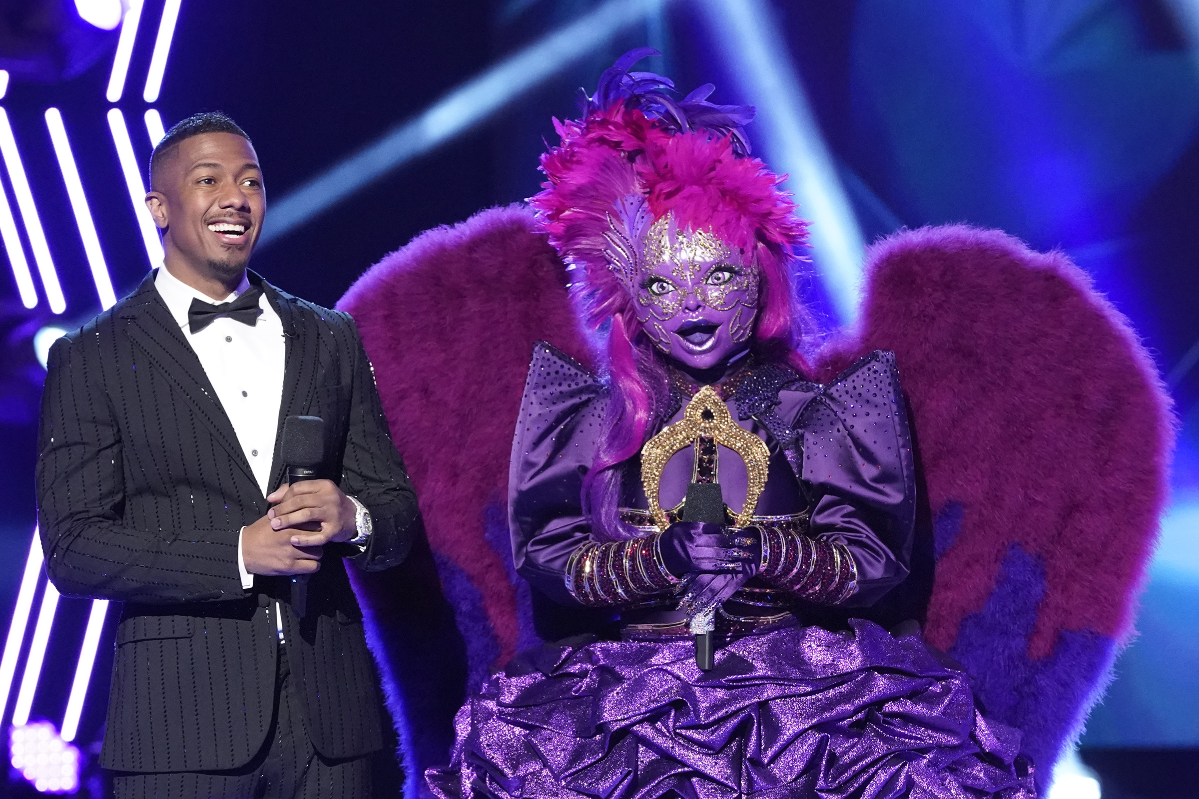 Masked Singer USA : Gros malaise, les jurés quittent le plateau quand le chanteur enlève son masque