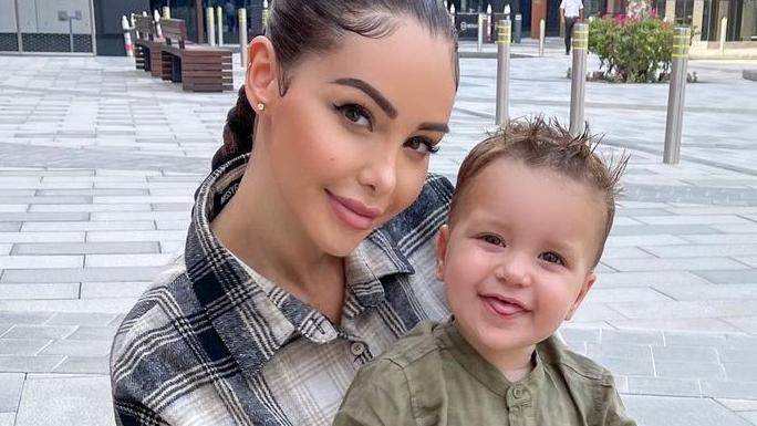 Nabilla enceinte de son deuxième enfant : Elle dévoile son baby bump et fait des révélations !