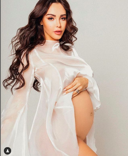 Nabilla enceinte : Vient-elle de dévoiler accidentellement le sexe de son bébé ?