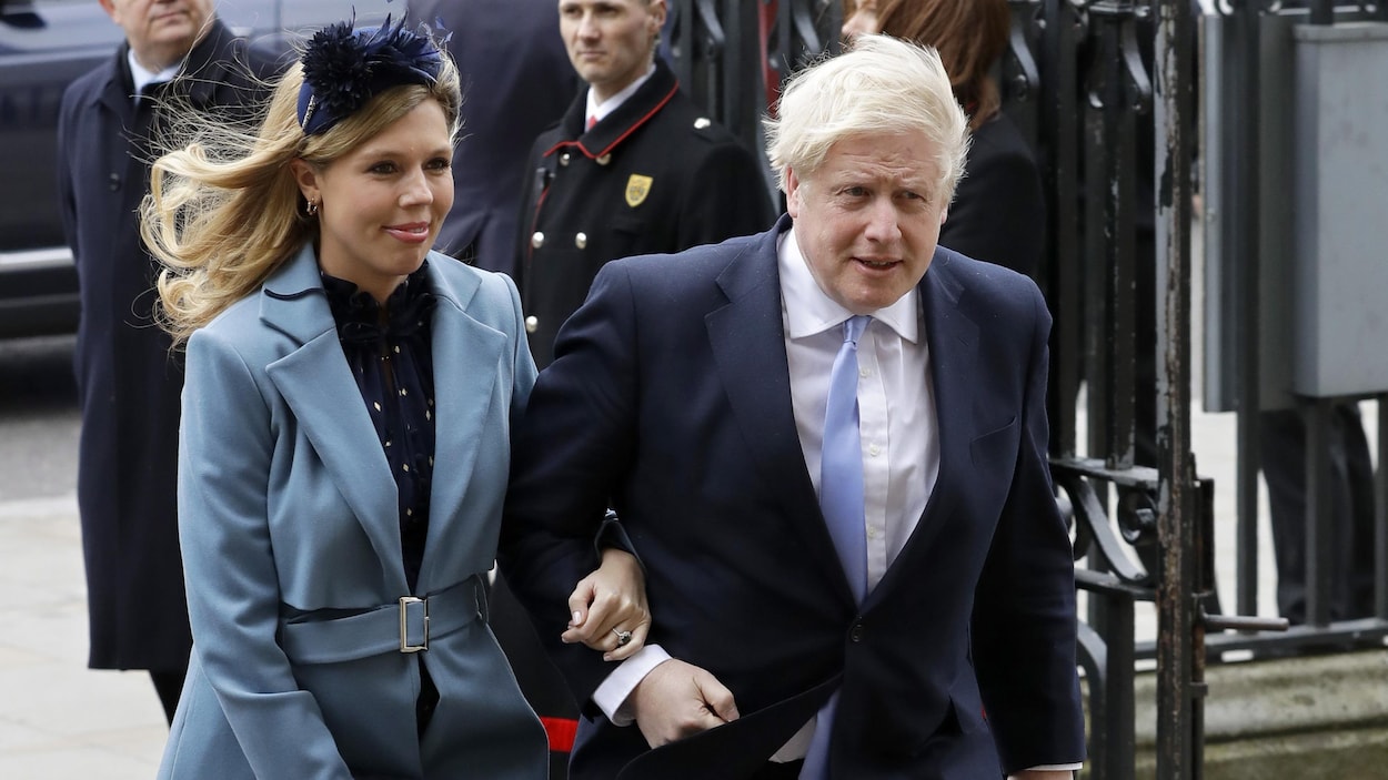 &quot;Princesse cinglée&quot; &quot;Carrie Antoinette&quot; : La jeune épouse de Boris Johnson attaquée dans un livre