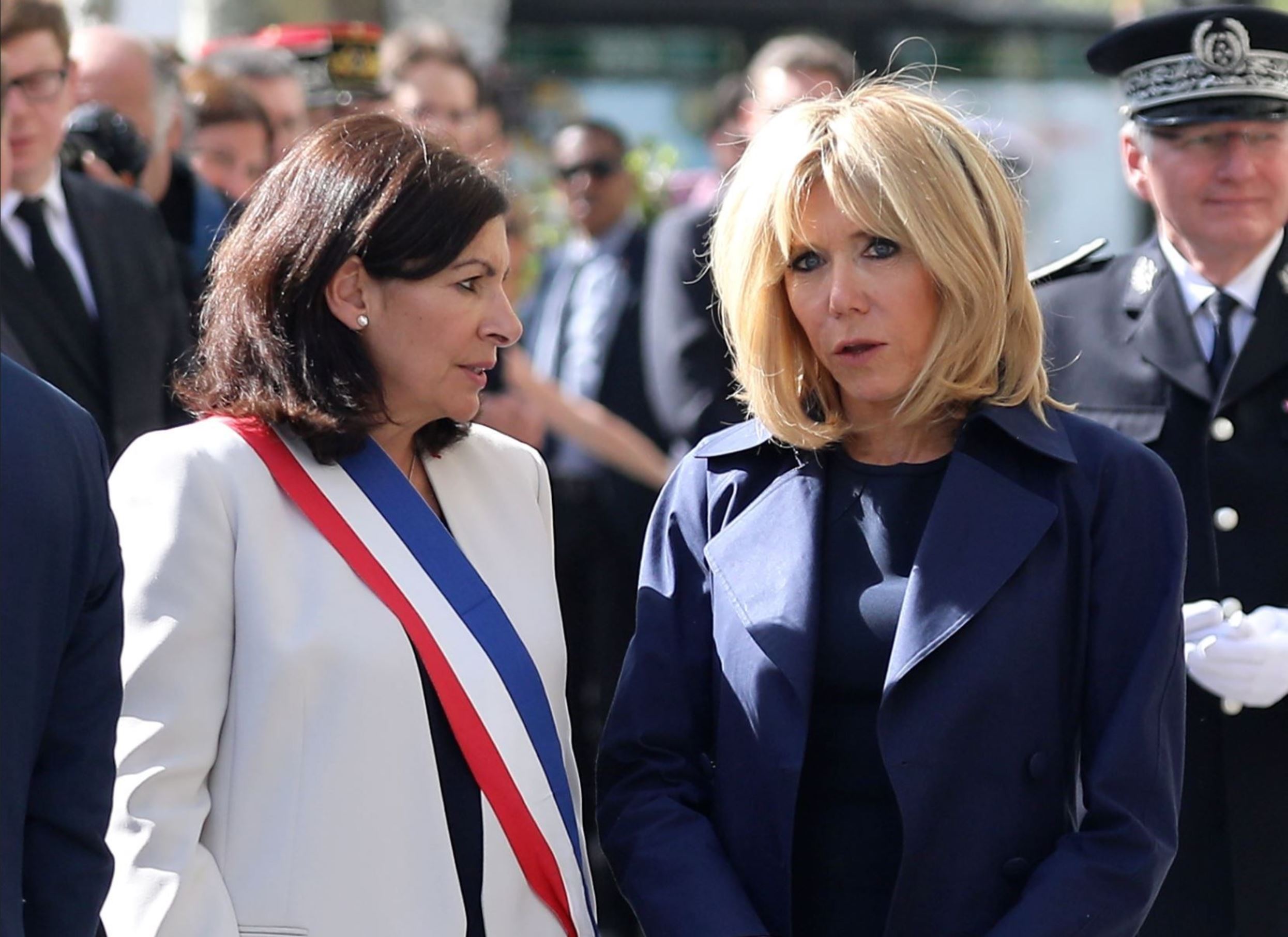 Brigitte Macron taclée par Anne Hidalgo : "Je n'aurais jamais pu tomber amoureuse d'un adolescent"