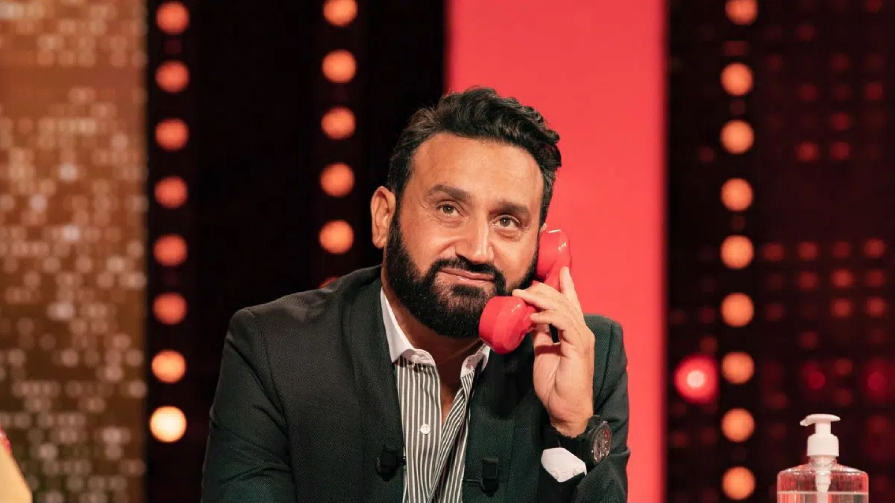 Cyril Hanouna revient sur sa traversée du désert : "J'ai habité chez mes parents jusqu'à 32 ans"