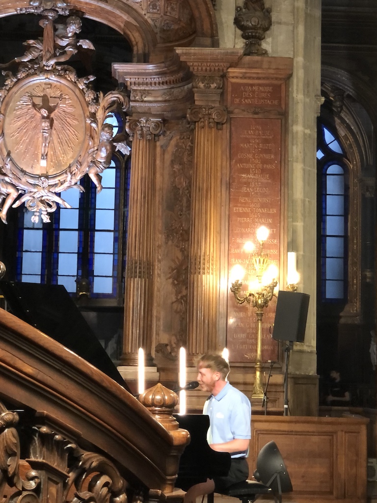  Eddy de Pretto à l'église Saint-Eustache, festival "Qui va piano va sano", juin 2021 @Romancemusique