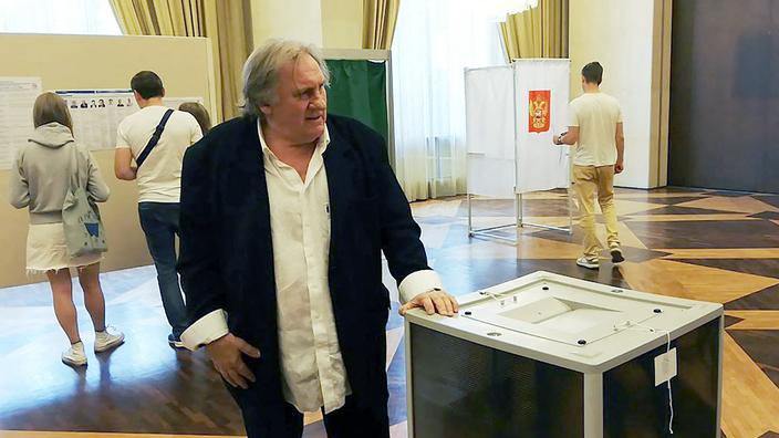  Gérard Depardieu à l'ambassade de la Russie en septembre 2021