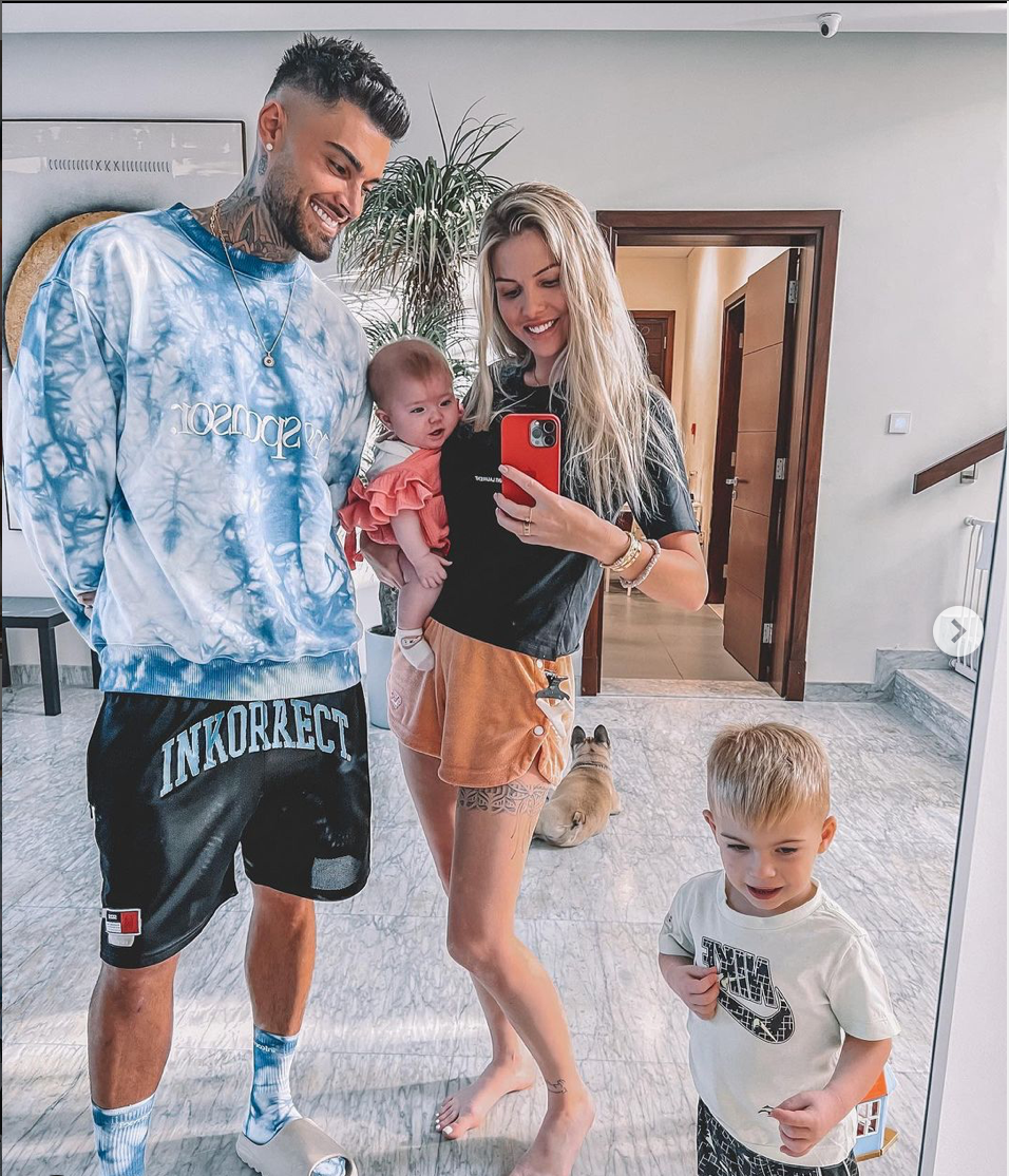  Jessica Thivenin, Thibault Garcia et leurs enfants @ Instagram