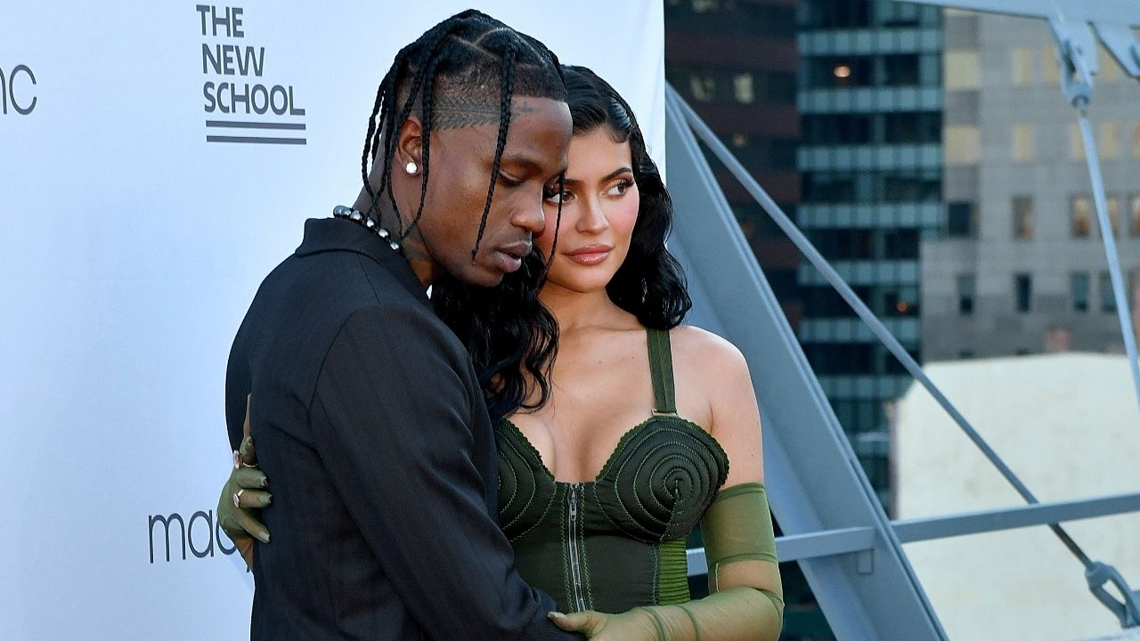Kylie Jenner et Travis Scott expliquent pourquoi ils ont changé le prénom de leur fils Wolf