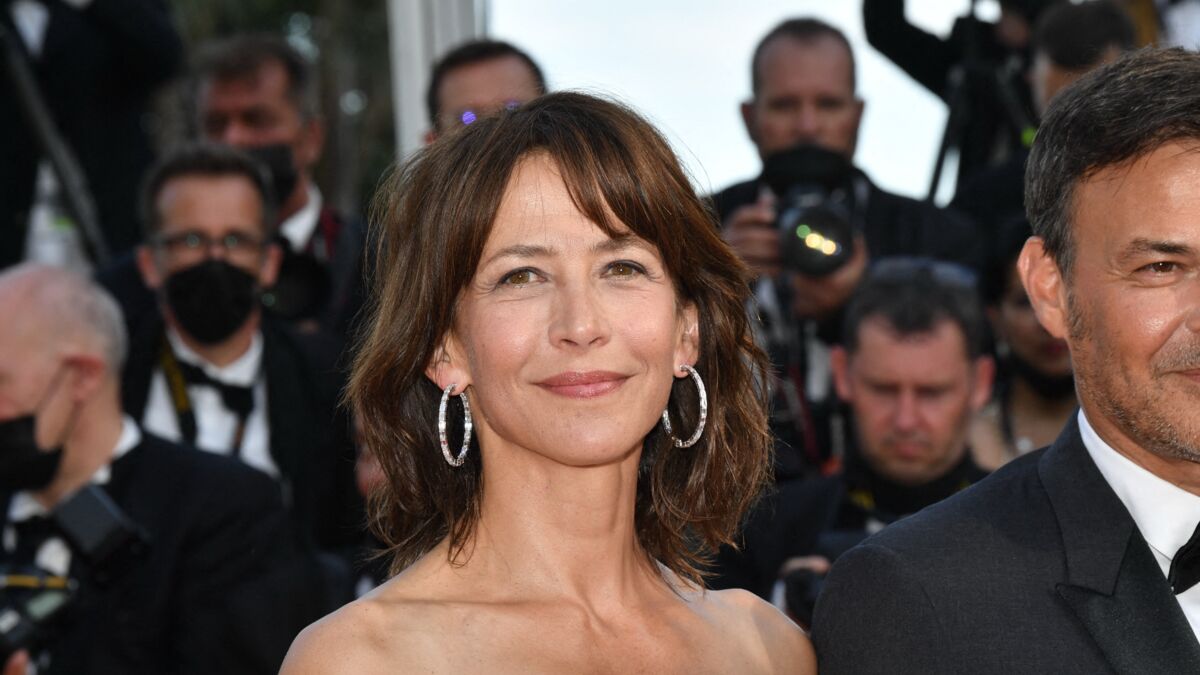 Sophie Marceau seins nus en Une du magazine Elle : "Plus je vieillis, plus je me sens libre"