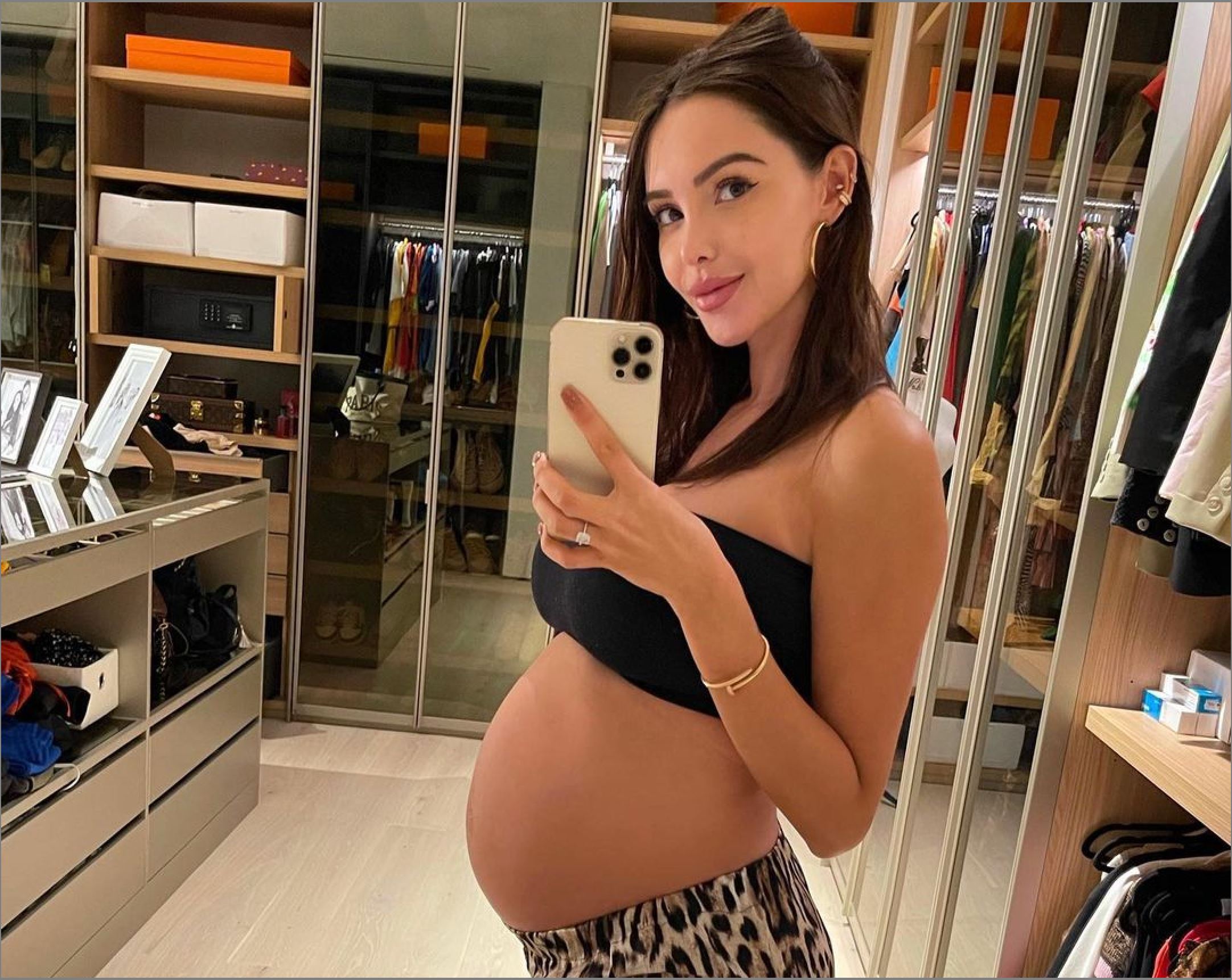 Nabilla enceinte, elle part aux urgences : "Je ne sentais plus le bébé bouger"