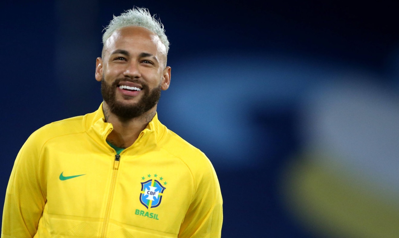 Neymar en couple : Le footballeur officialise sa relation avec un tendre cliché