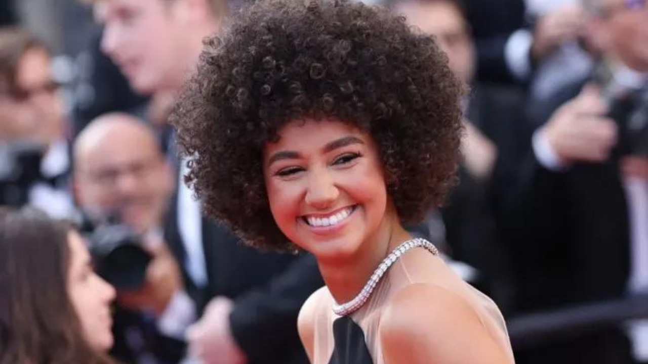 Cannes 2022 : Lena Situations face à un petit problème de robe avant de monter les marches