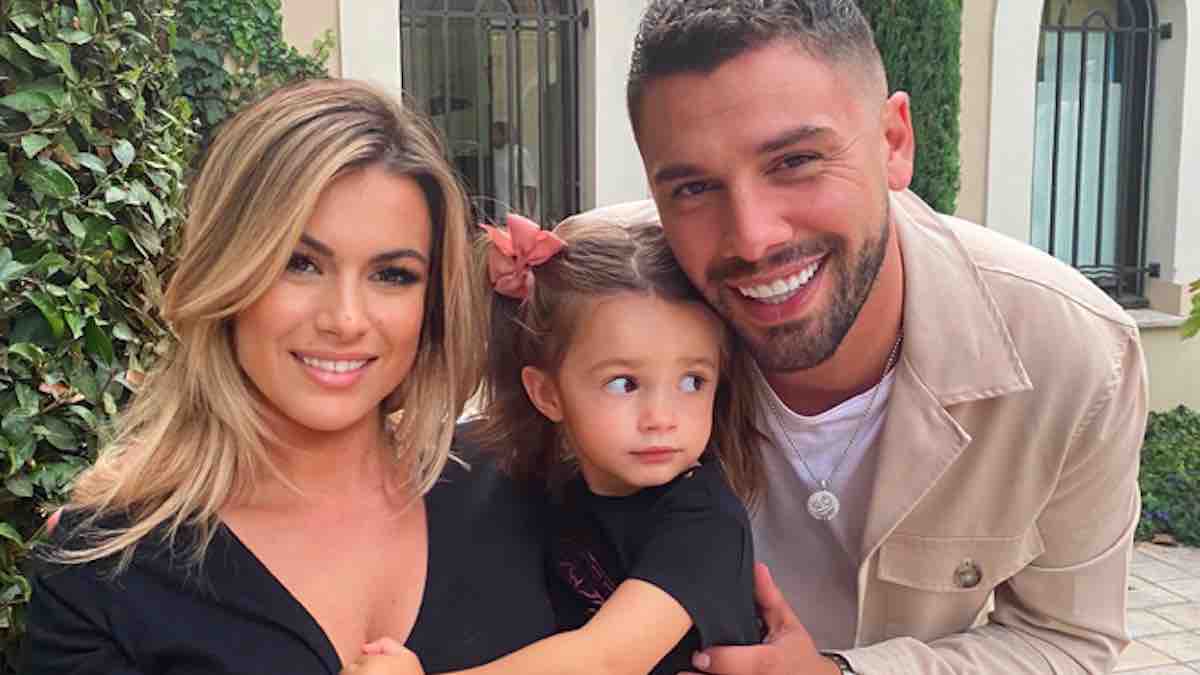  Carla Moreau, Kevin Guedj et leur fille Ruby @ Instagram