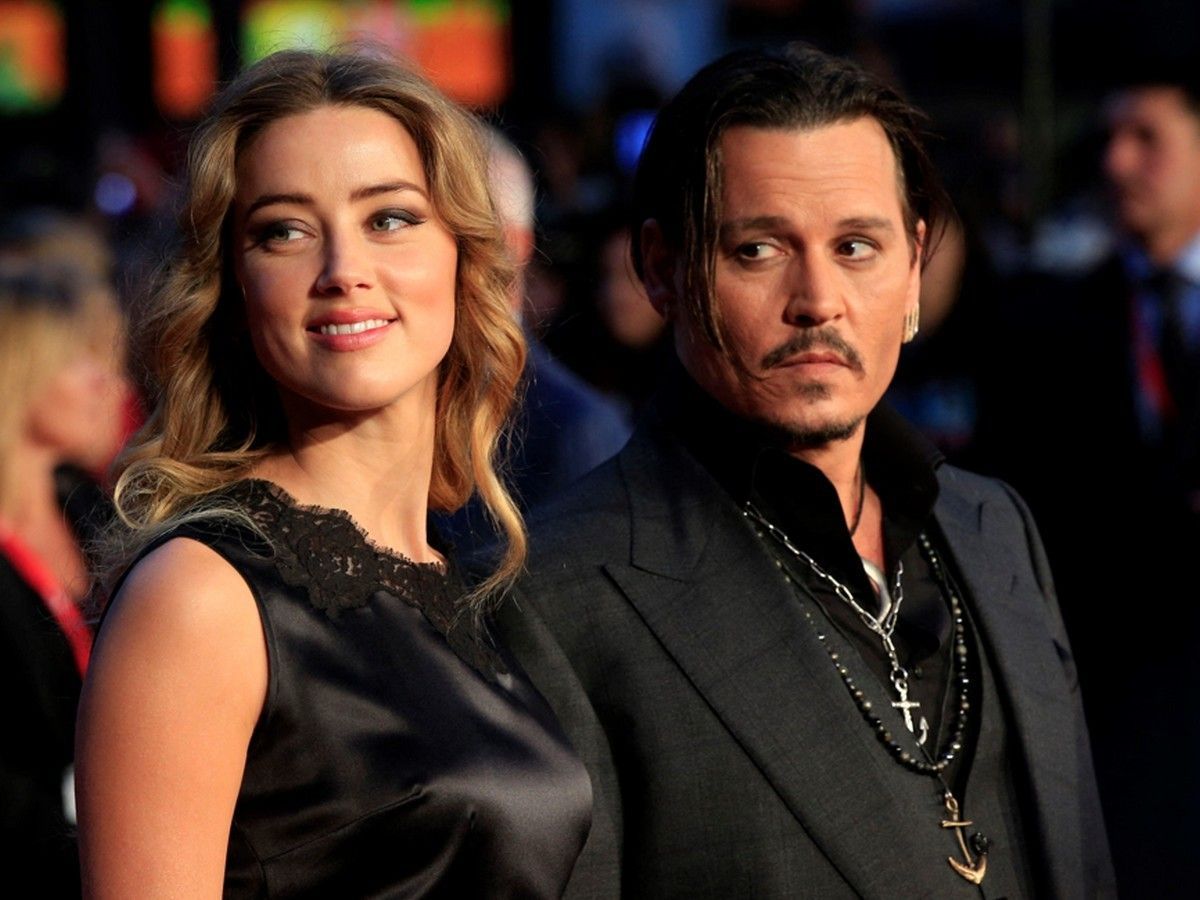 Johnny Depp : La raison qui le pousse à ne jamais regarder Amber Heard dans les yeux