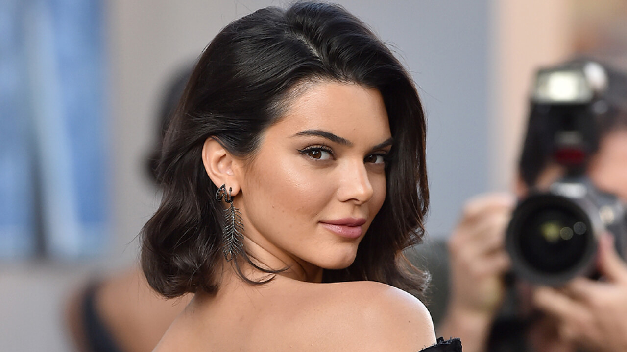 Kendall Jenner cible de moqueries après son improbable découpe d'un concombre !