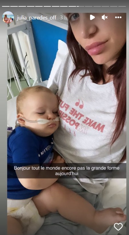 Julia Paredes : son fils va rester "un peu plus longtemps que prévu à l'hôpital "