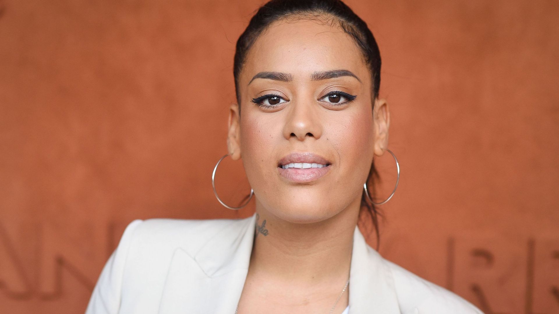 Amel Bent "au plus mal" : son compagnon en prison, elle ne peut pas aller lui rendre visite...