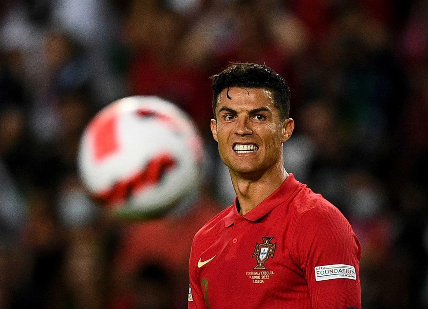 Cristiano Ronaldo : un employé emboutit sa Bugatti... Des photos de l'accident dévoilées