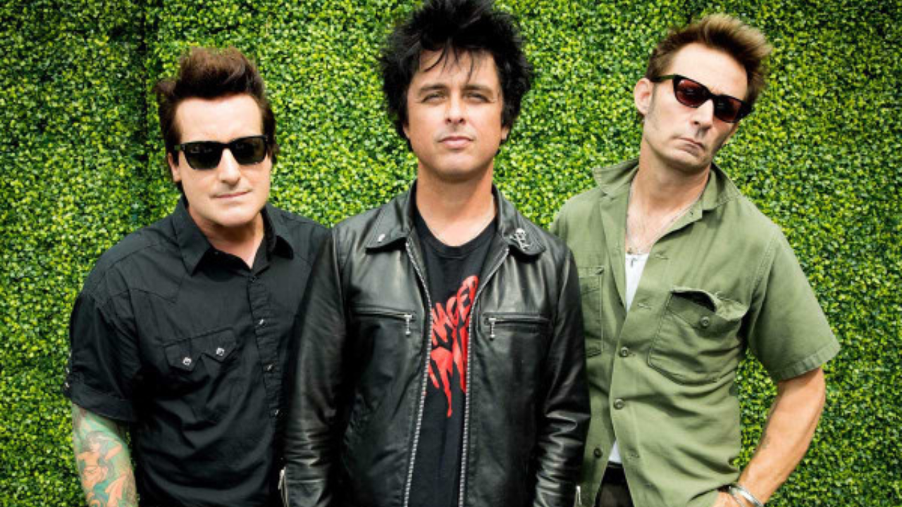 Droit à l'avortement aux États-Unis : le chanteur du groupe Green Day renonce à sa citoyenneté