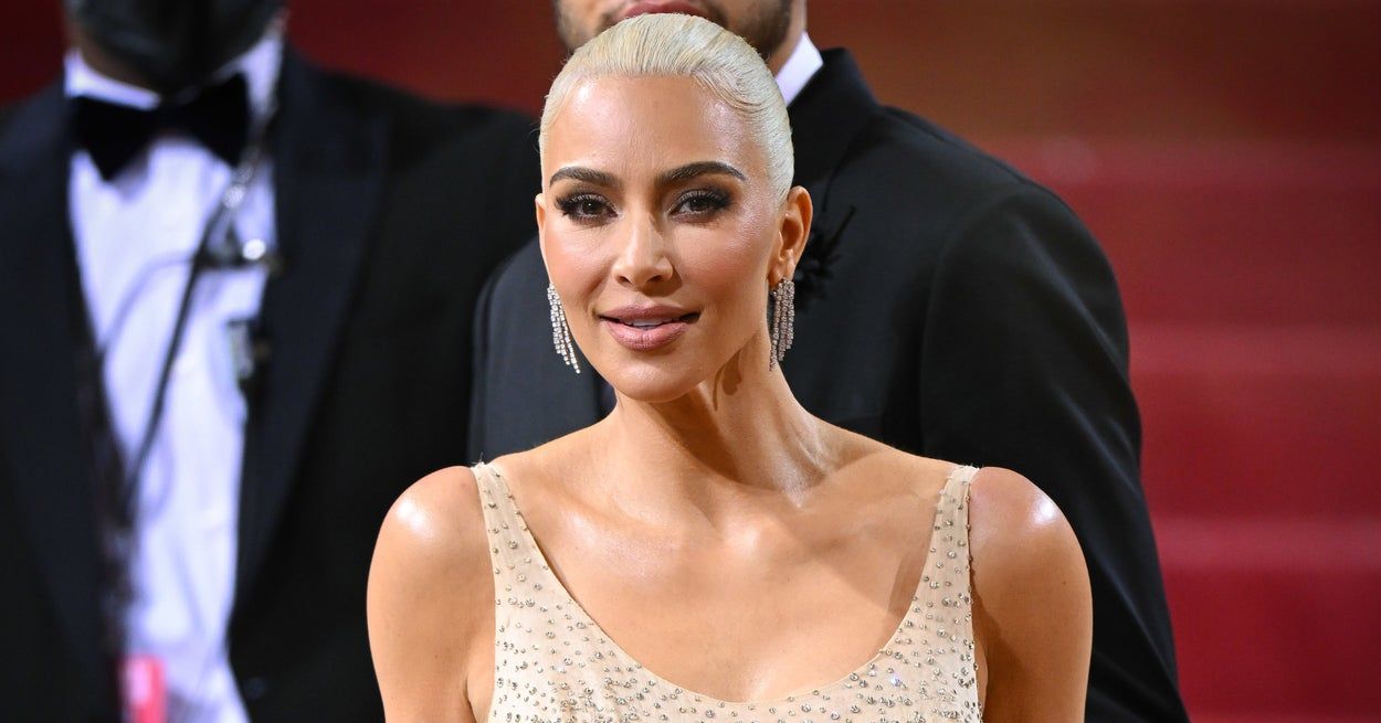 Kim Kardashian a-t-elle vraiment abîmé la robe de Marilyn Monroe ? Elle sort du silence