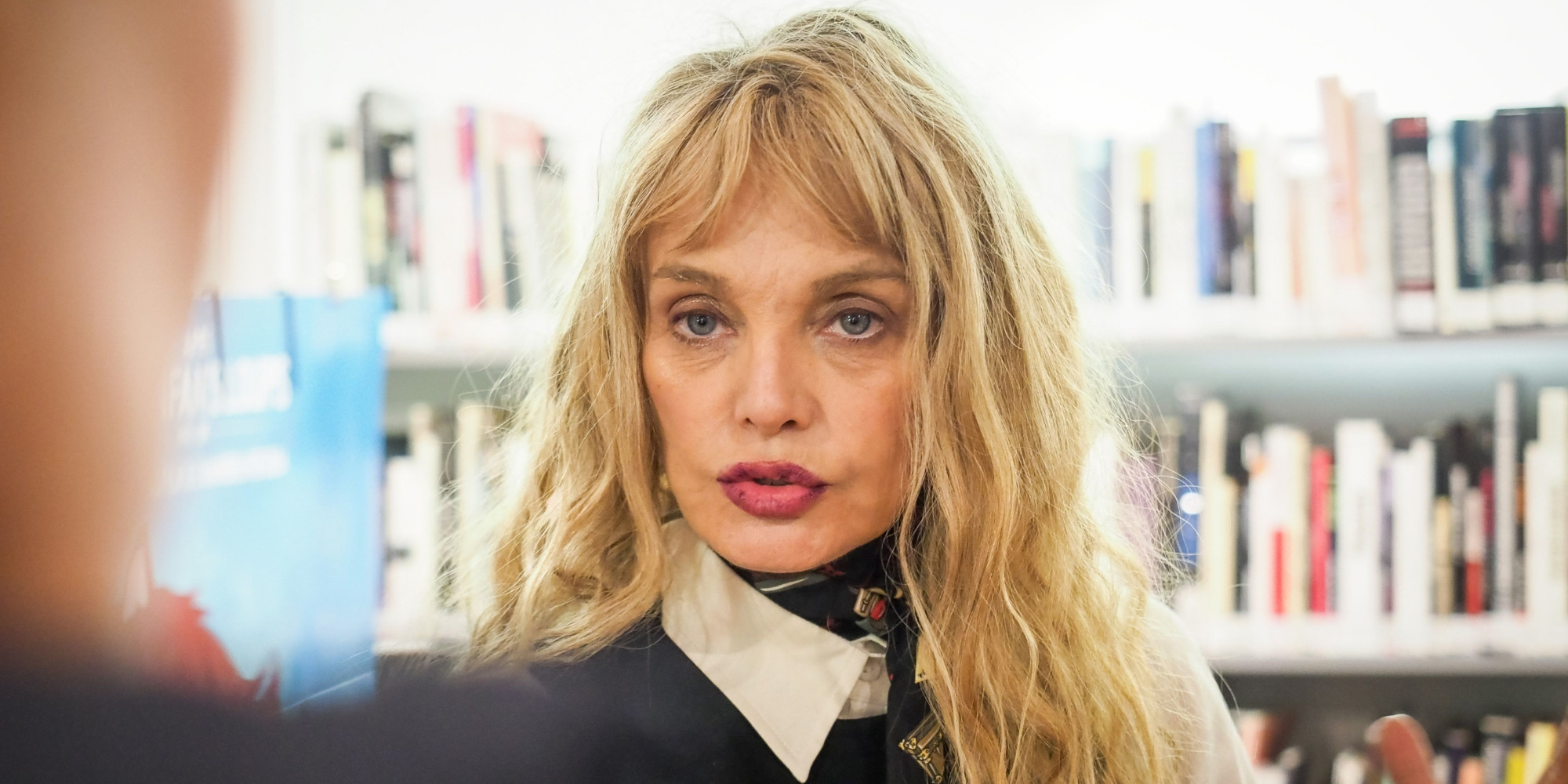 Arielle Dombasle ne souhaite pas dévoiler son âge : elle s'explique