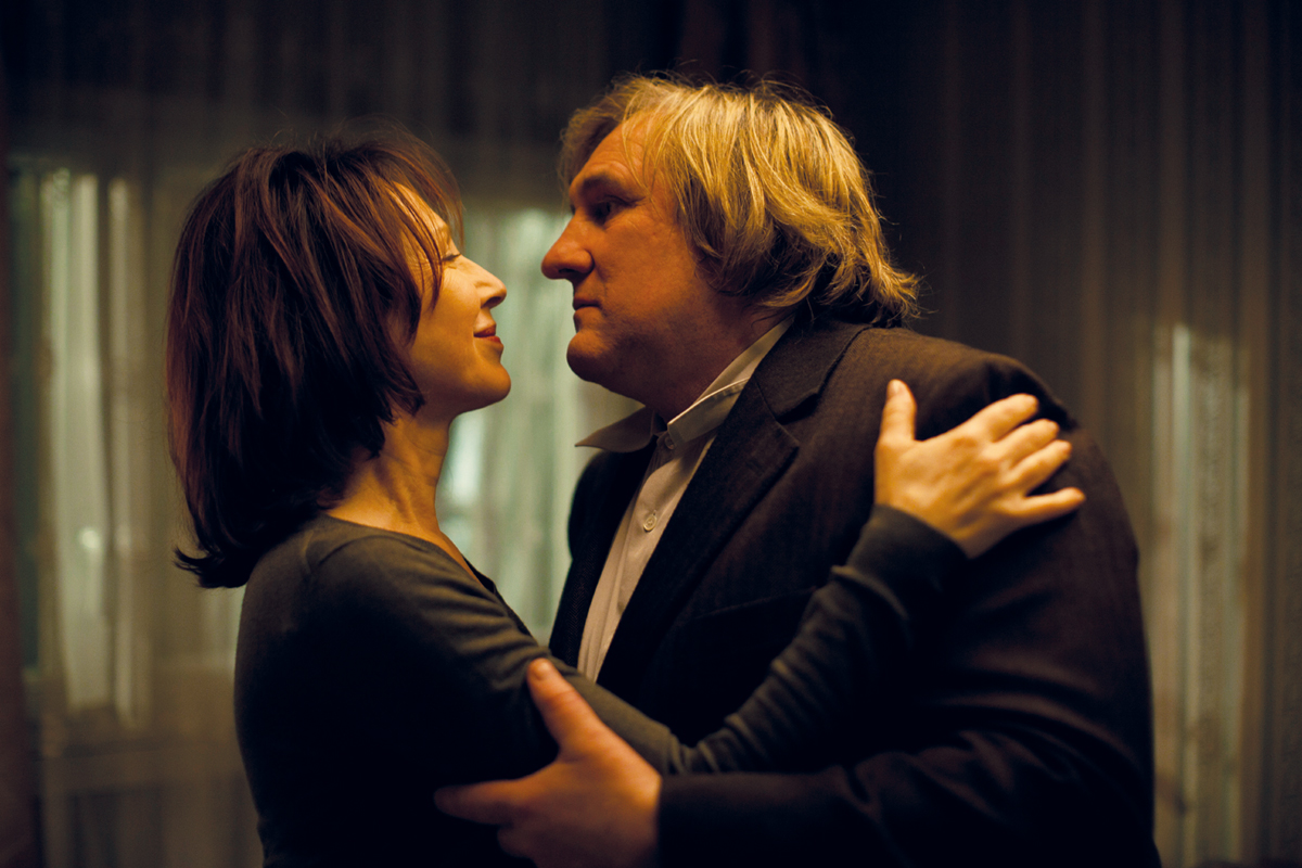 Gérard Depardieu au cœur des polémiques, Nathalie Baye prend sa défense : &quot;C’est un seigneur&quot;