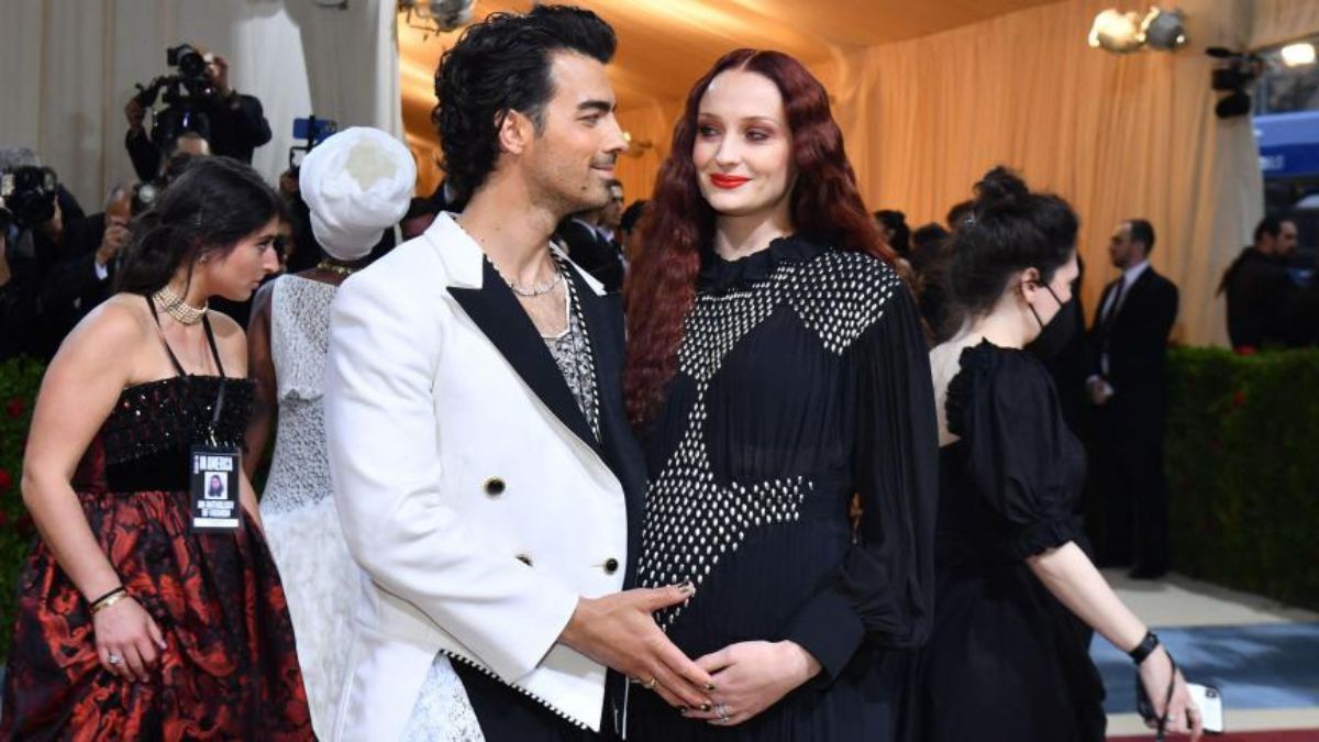 Joe Jonas et Sophie Turner au bord du divorce ? Le chanteur laisse planer le doute