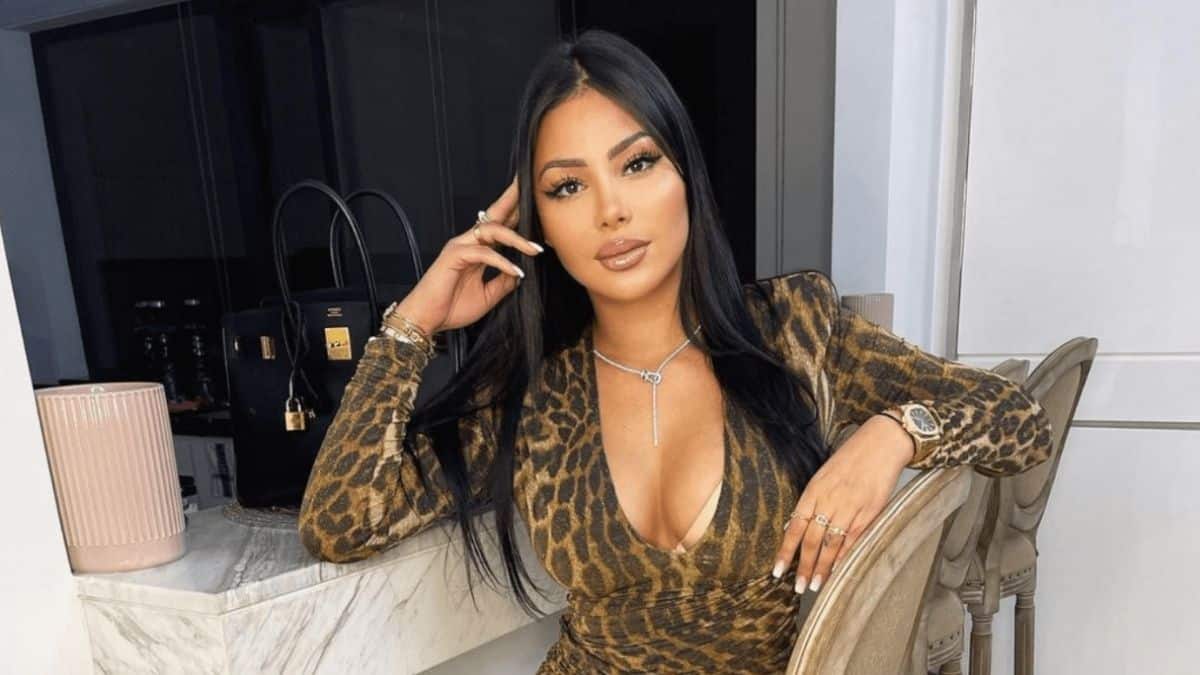 Maeva Ghennam clashée par Booba, elle dévoile un cliché d’elle avant la chirurgie esthétique