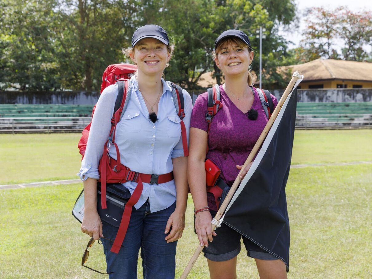  Valerie Trierweiler et son amie Karine sur le tournage de Pékin Express, duos de choc @M6