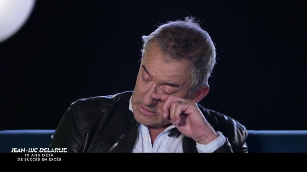 Christophe Dechavanne en larmes lorsqu'il évoque son amitié avec Jean-Luc Delarue