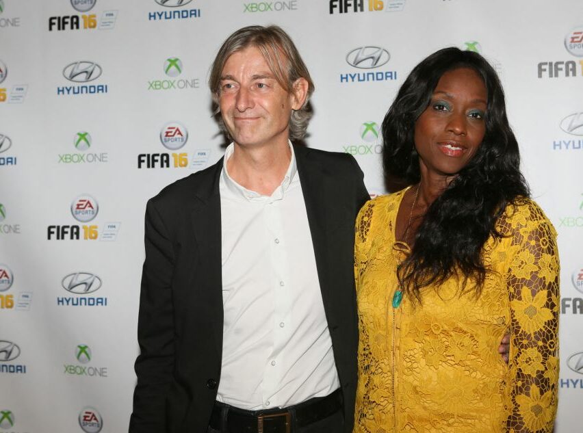 Gilles Verdez et sa compagne Fatou @ Bestimage