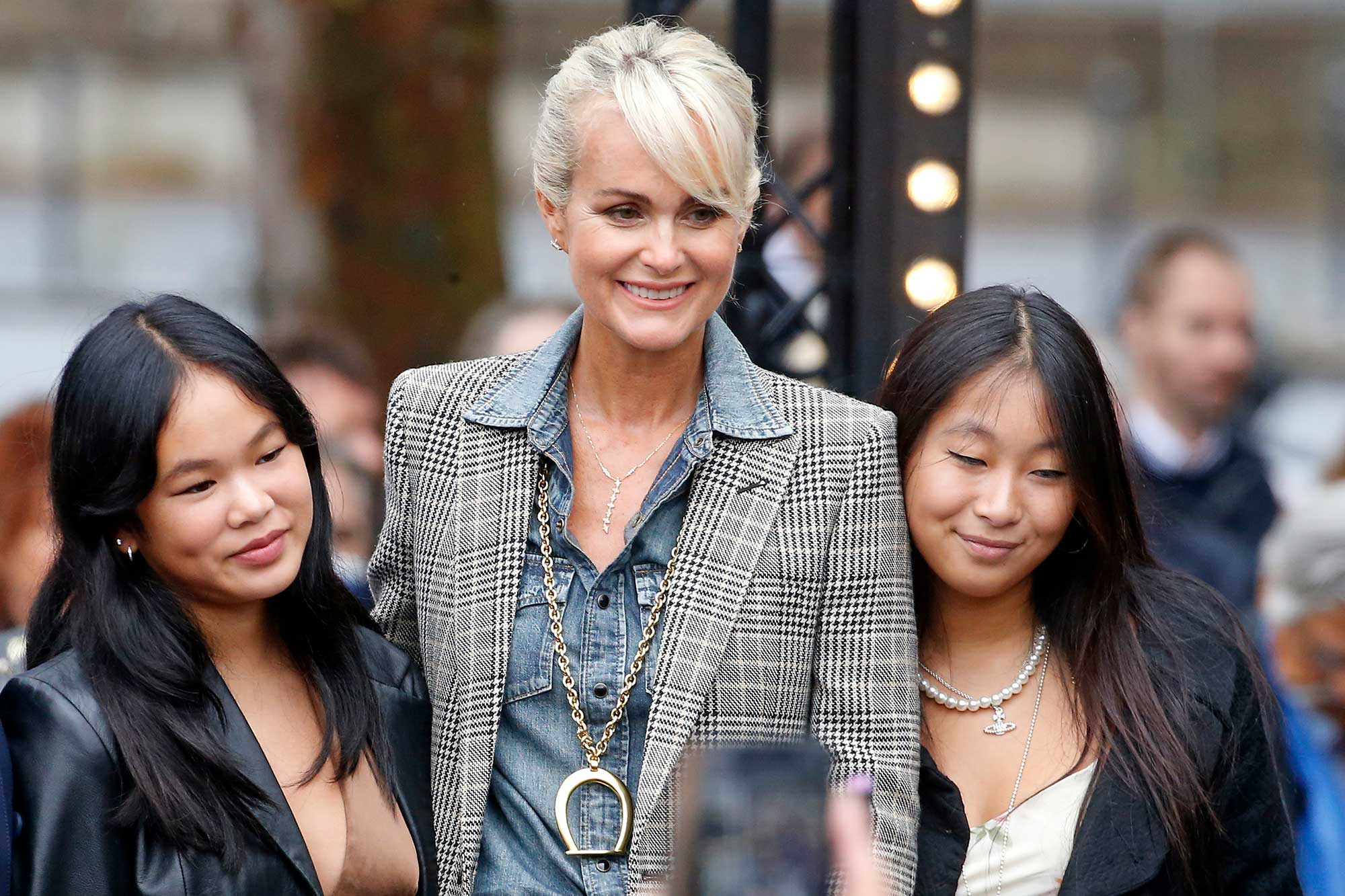 Laeticia Hallyday avec ses filles Jade et Joy @Getty Images