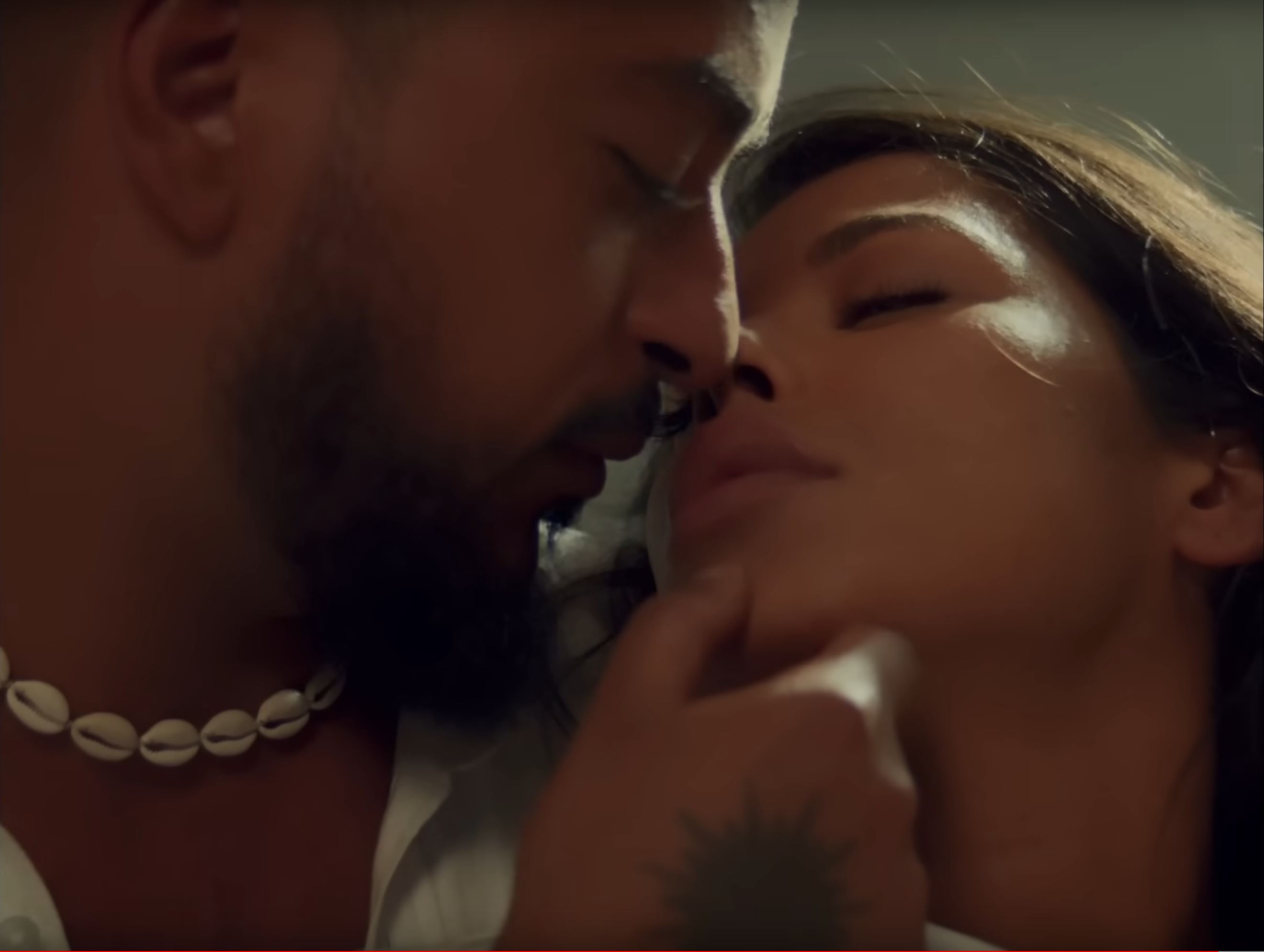 Silmane et Ayem Nour en couple dans le dernier clip du chanteur, elle revient sur leur rencontre