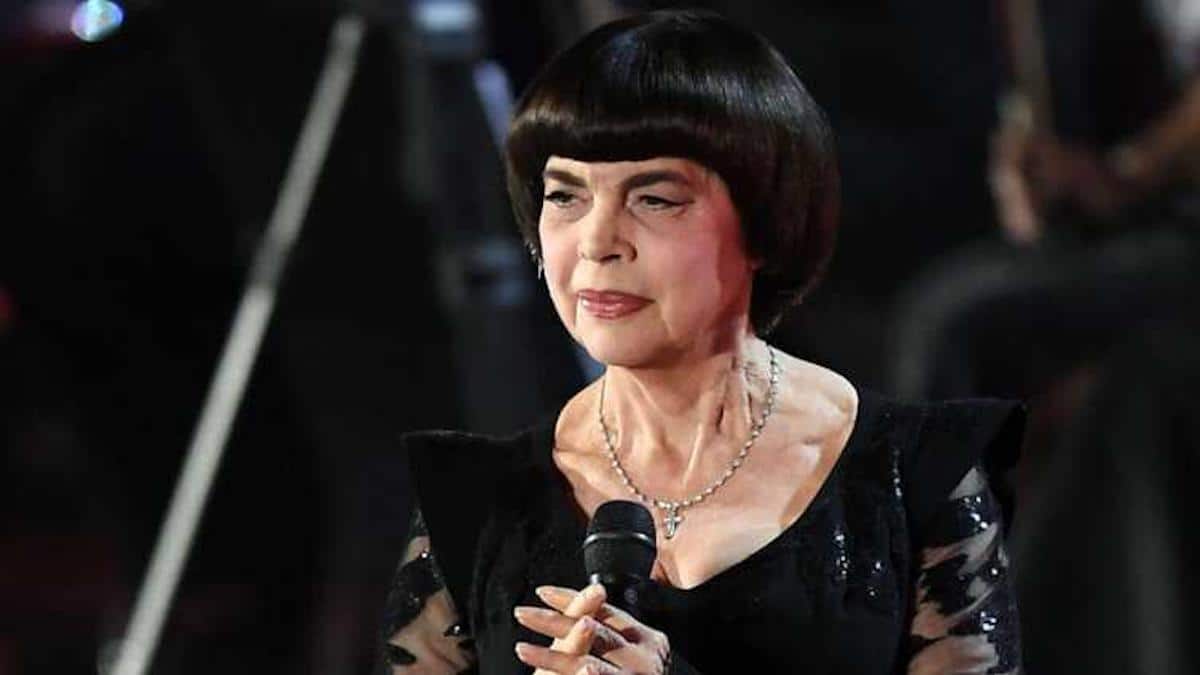 Vladimir Poutine fan de Mireille Mathieu : la chanteuse évoque leur amitié