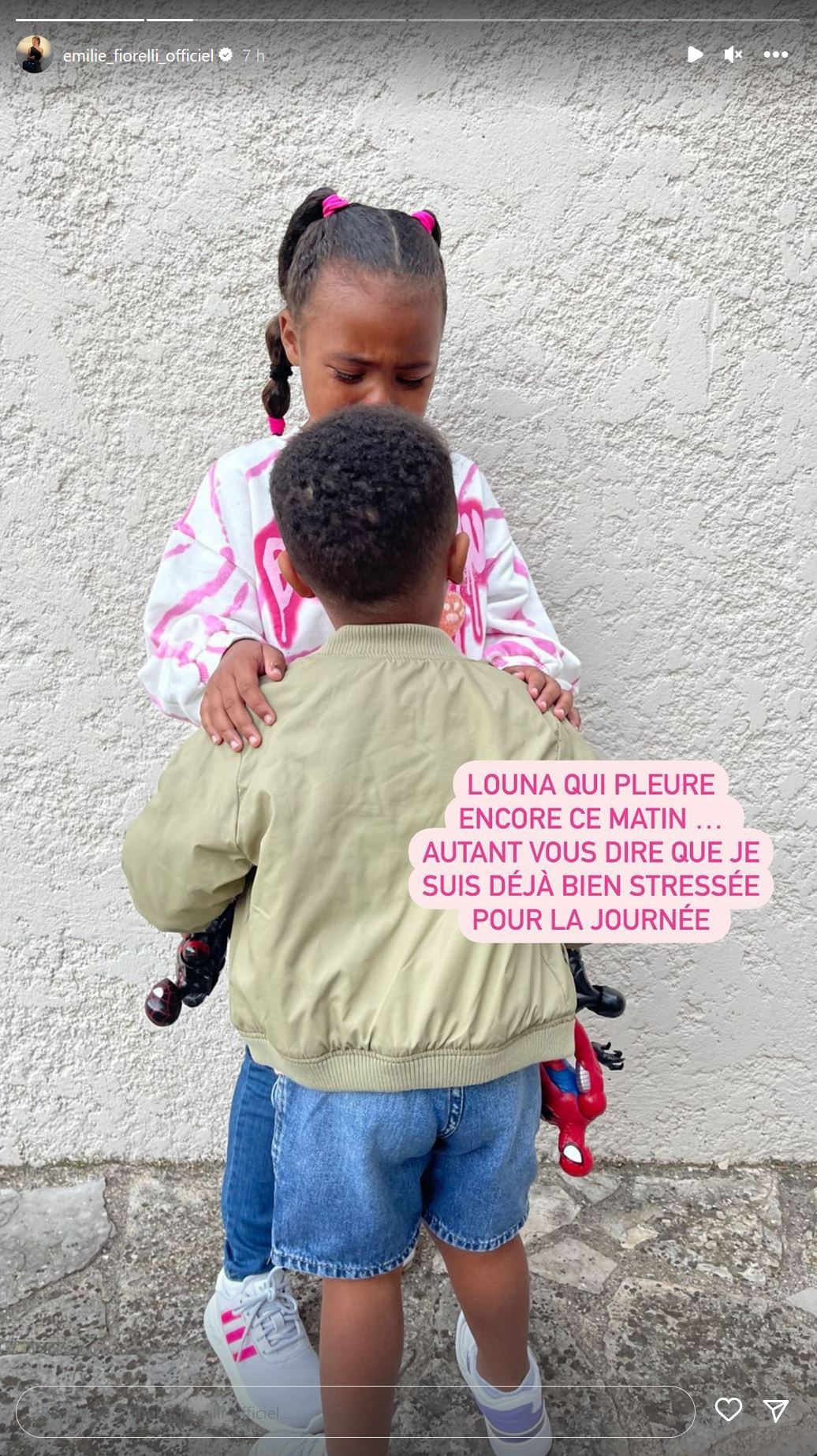 Emilie Fiorelli en larmes face aux angoisses de sa fille : "Je me douche avec elle maintenant"