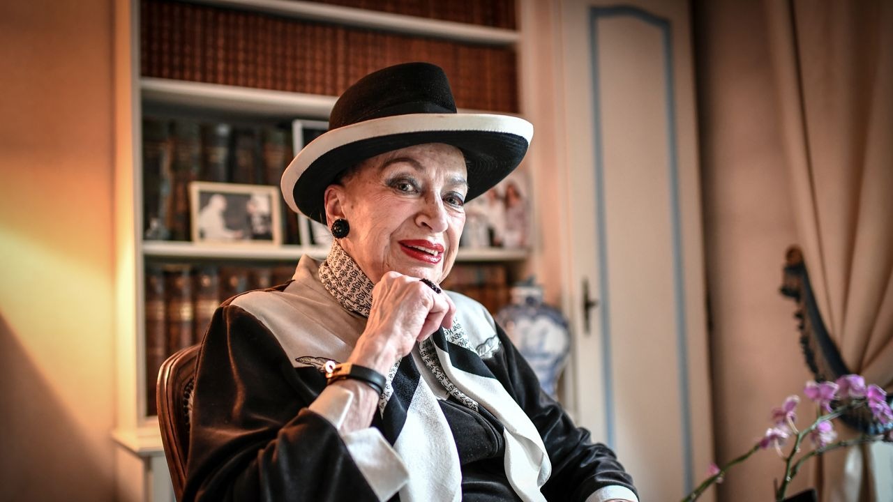 Geneviève de Fontenay : pourquoi la célèbre dame au chapeau reste cloîtrée chez elle