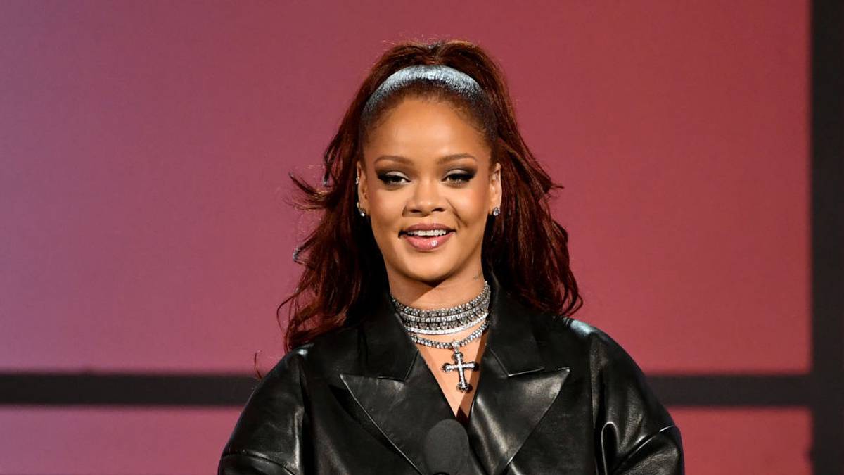 Rihanna, femme comblée : la star &quot;adore être maman&quot;