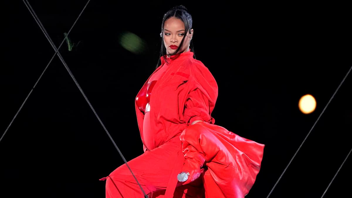 Rihanna enceinte de son deuxième enfant : son père a appris la nouvelle comme le reste du monde