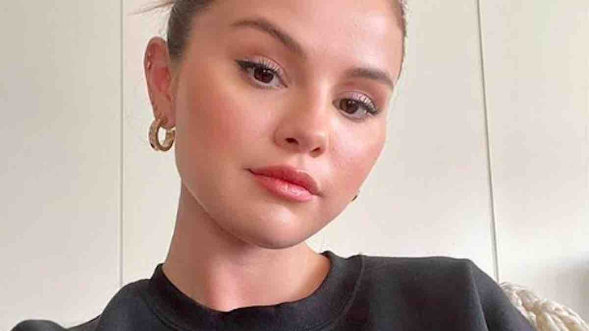 Selena Gomez prend la défense de Taylor Swift face à Hailey Bieber et s'éloigne des réseaux sociaux