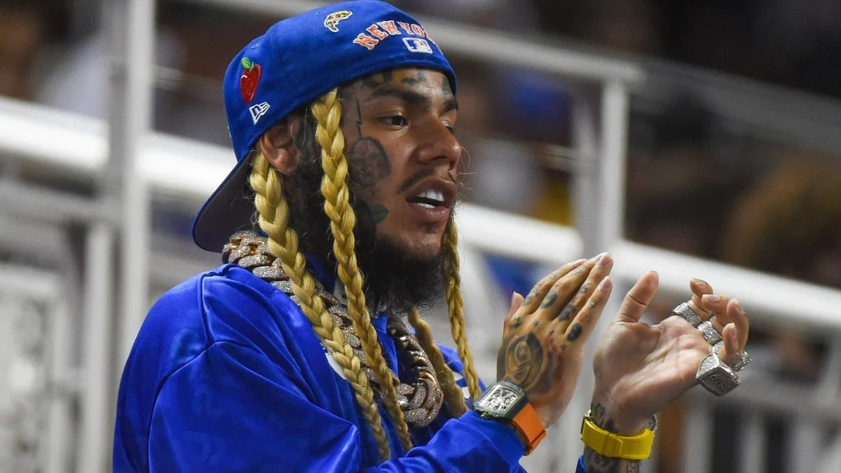 Le rappeur Tekashi 6ix9ine se fait passer à tabac dans sa salle de sport