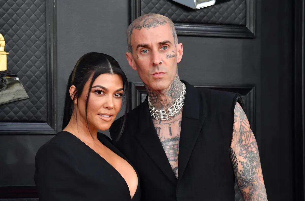 Kourtney Kardashian : la blessure impressionnante de son mari Travis Barker dévoilée