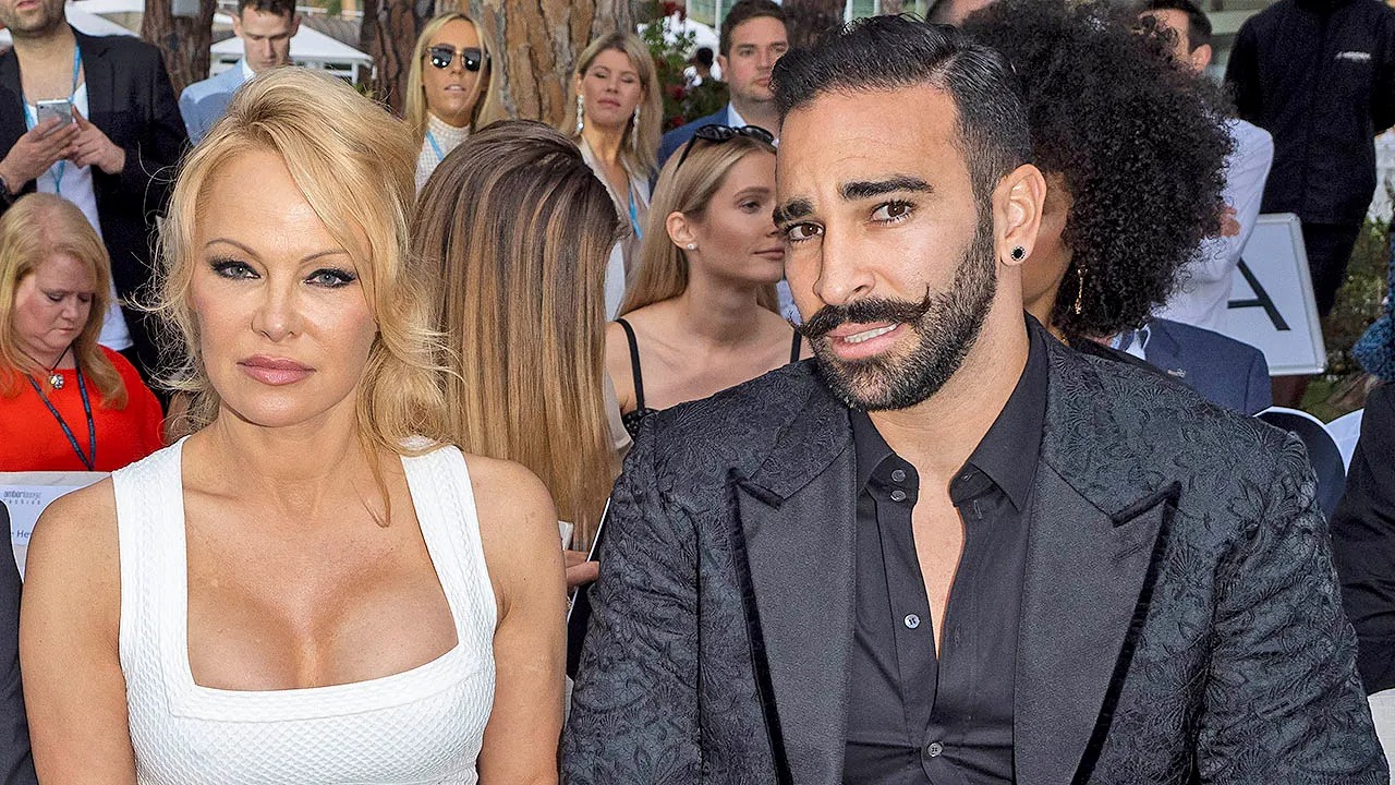 Pamela Anderson évoque sa relation tumultueuse avec Adil Rami : &quot;Ça s'est terminé par une trahison&quot;