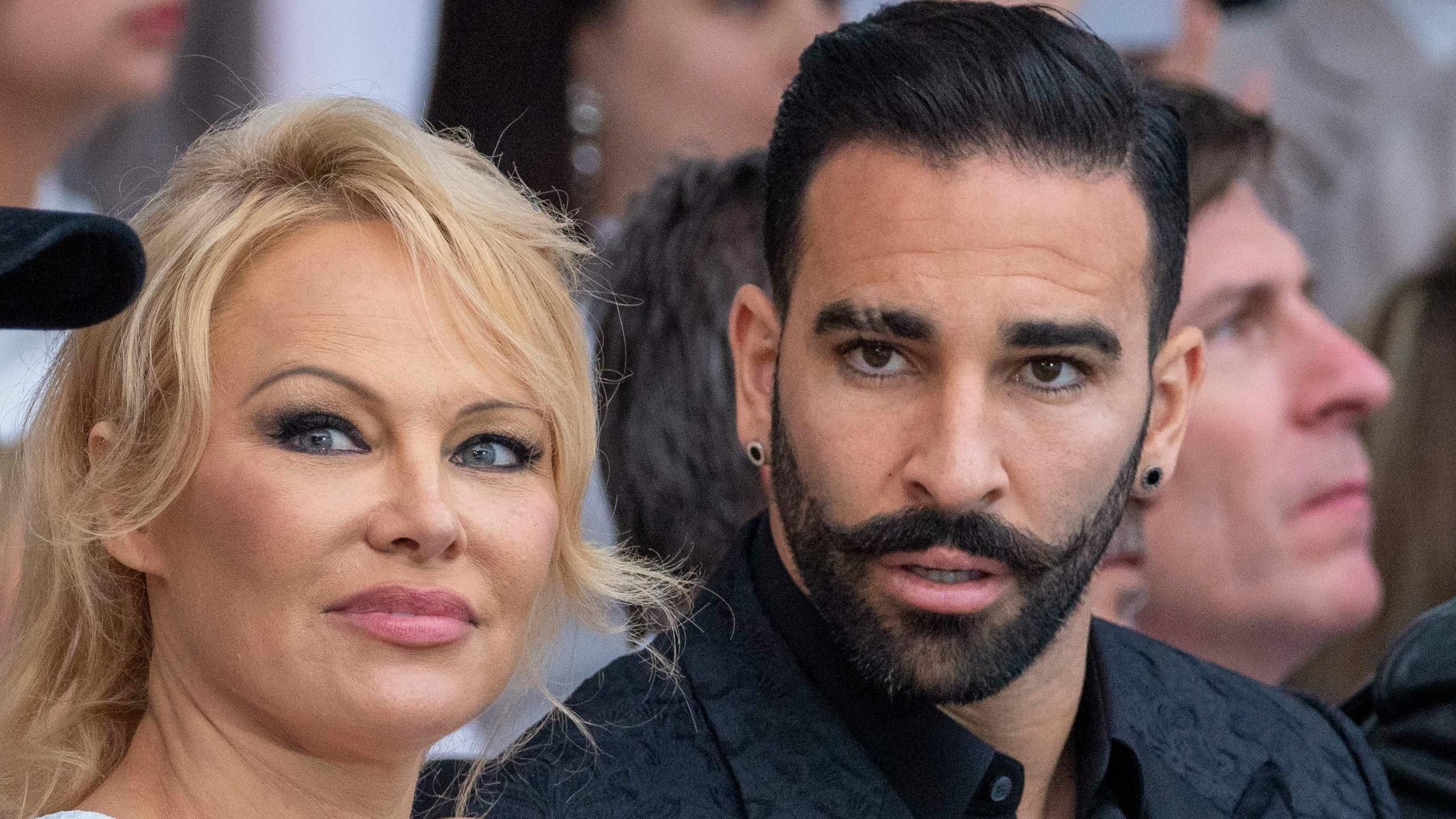 Pamela Anderson évoque sa relation tumultueuse avec Adil Rami : "Ça s'est terminé par une trahison"