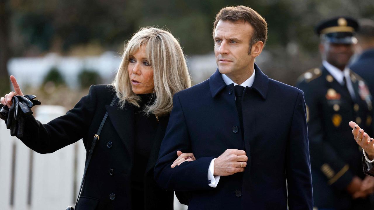 Emmanuel et Brigitte Macron taclés sur leur différence d’âge au festival de Cannes !
