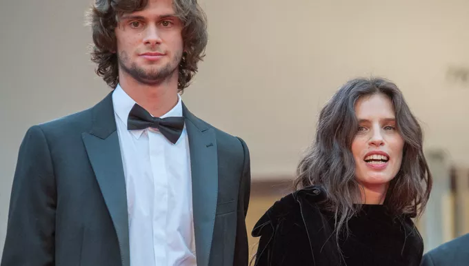 Maïwenn : découvrez l’indentité de son "amoureux", qui l’a discrètement accompagnée à Cannes