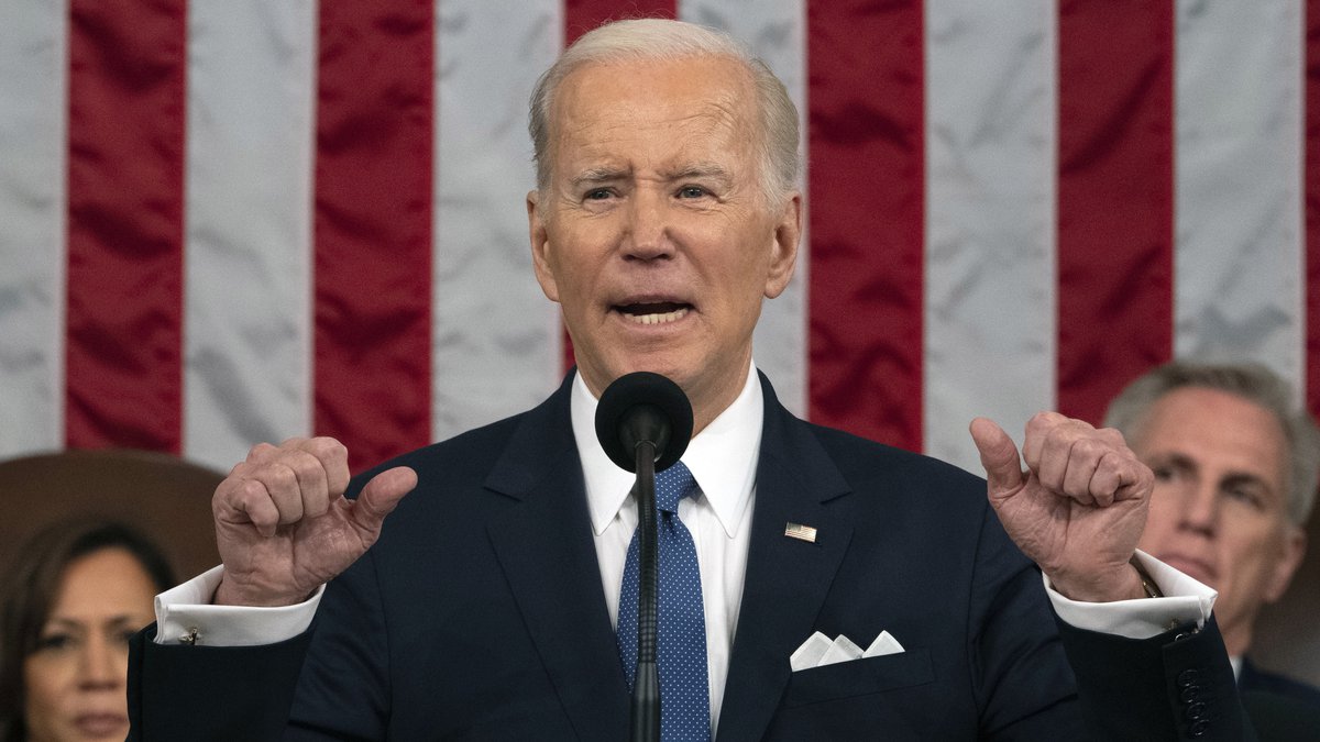 Joe Biden : la chute du président américain devient virale sur la Toile