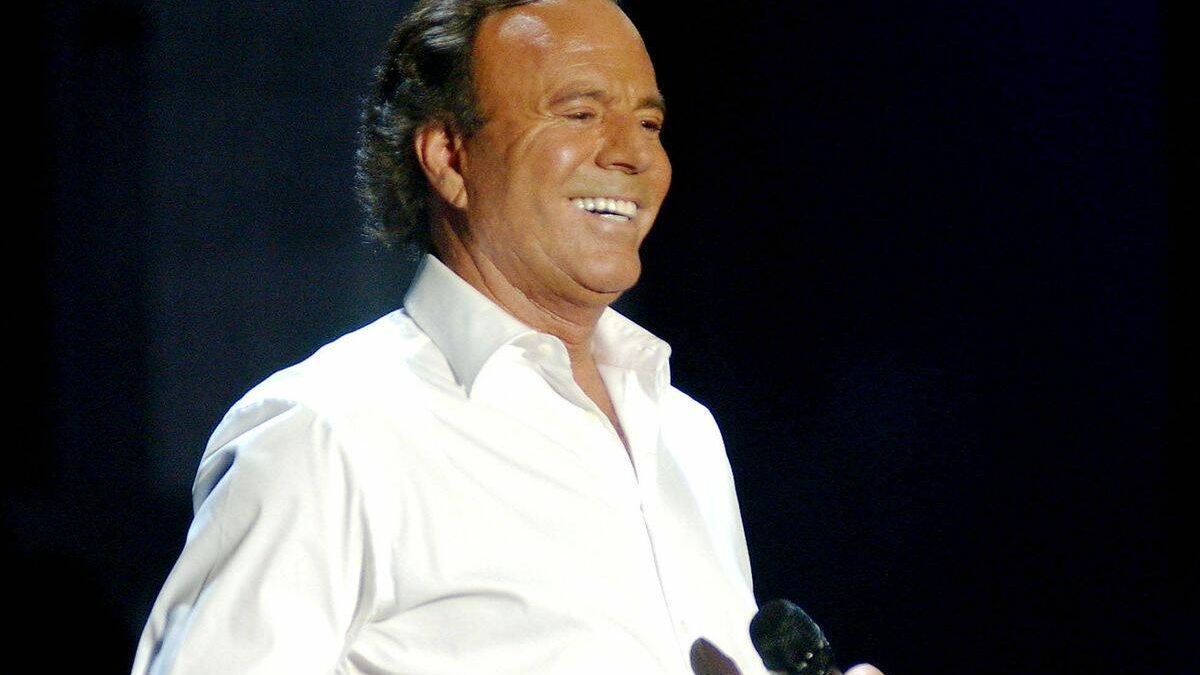 Julio Iglesias impotent et atteint d’Alzheimer ? La star rétablit la vérité