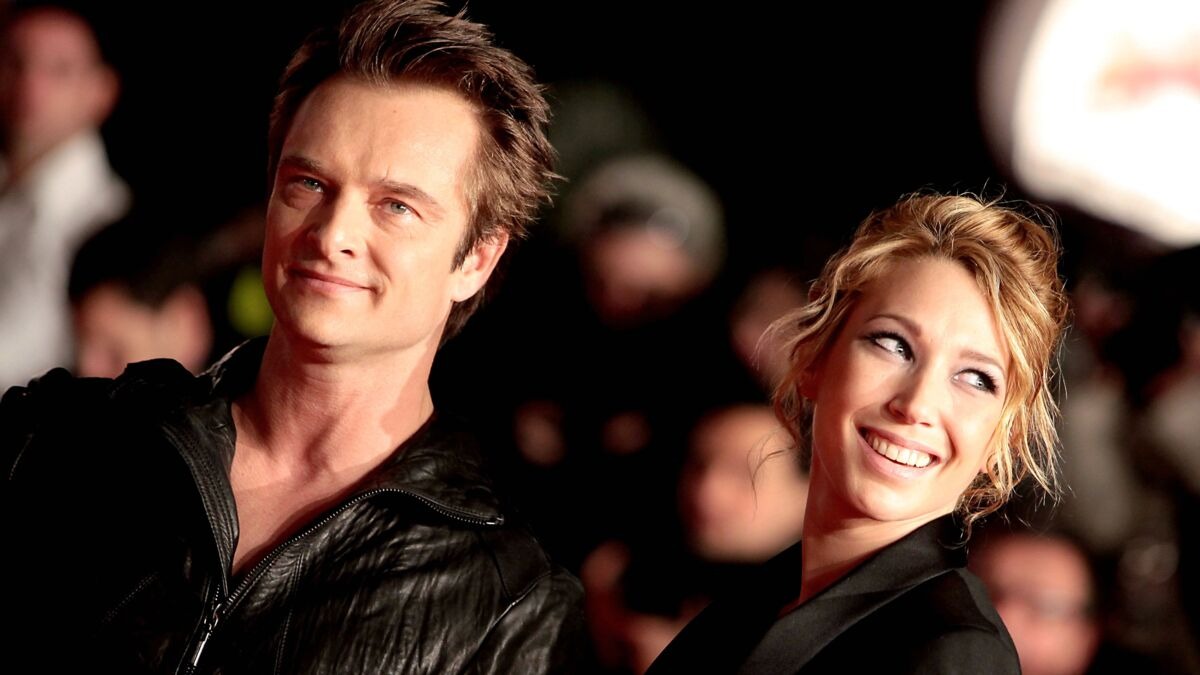 "On n'était pas vraiment liés" : Laura Smet évoque sa relation avec son frère David Hallyday