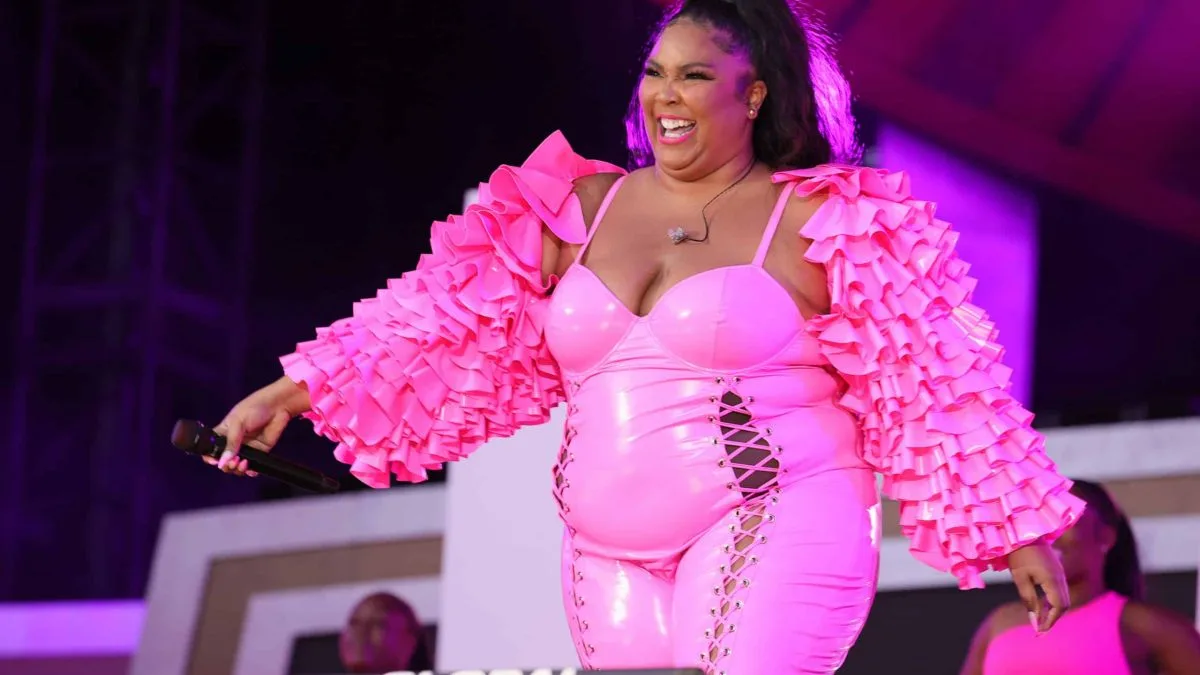 Lasse d’être la cible de critiques grossophobes, Lizzo menace de quitter l’industrie musicale