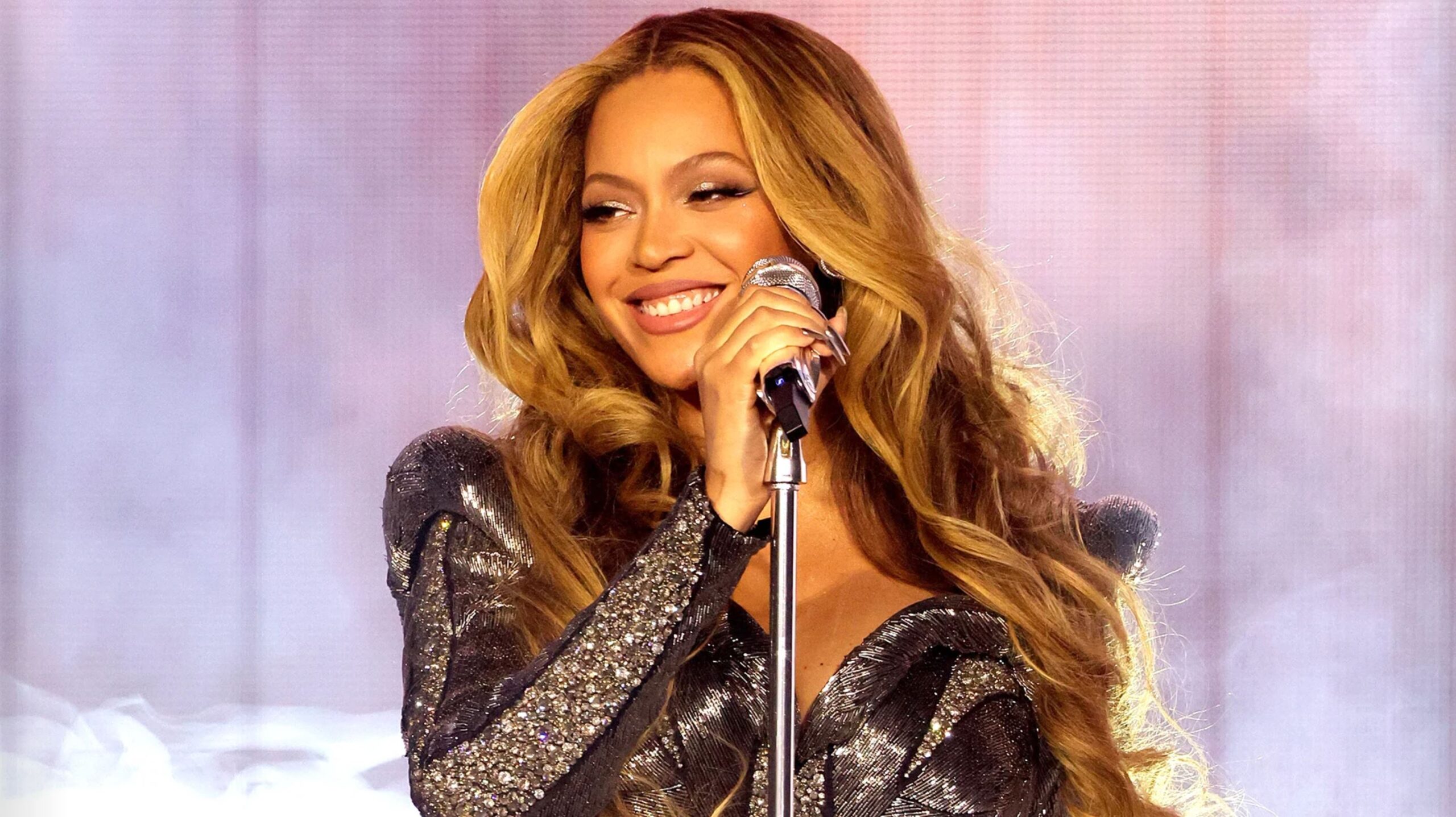 Beyonce sur scène : la chanteuse participe à la gender reveal d’une fan !